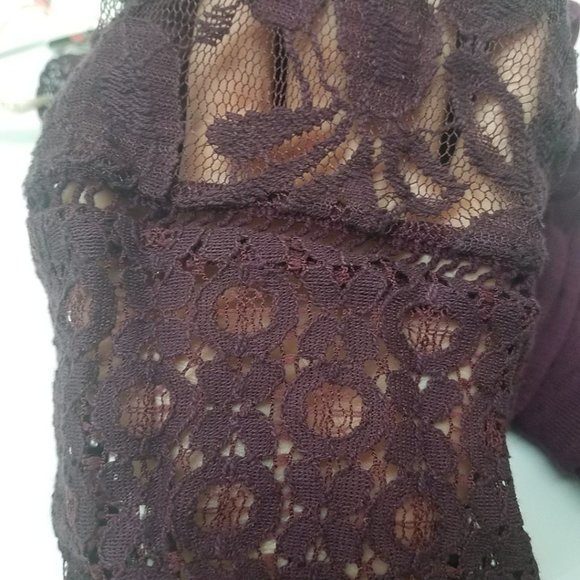 Burgundy Lace Bell-Sleeve V-Neck Knit Top Size S - Picture 7 of 13